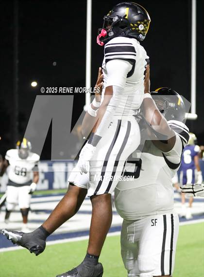 Thumbnail 3 in St. Frances Academy @ St. John Bosco (MaxPreps Game of the Week) photogallery.