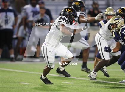 Thumbnail 3 in St. Frances Academy @ St. John Bosco (MaxPreps Game of the Week) photogallery.