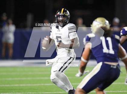 Thumbnail 3 in St. Frances Academy @ St. John Bosco (MaxPreps Game of the Week) photogallery.