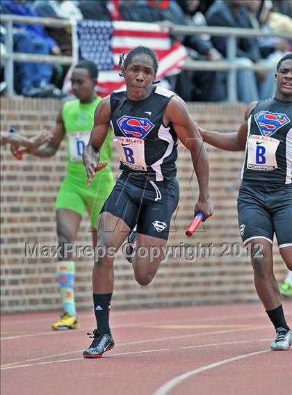 Thumbnail 2 in Penn Relays (4x100 Championships) photogallery.