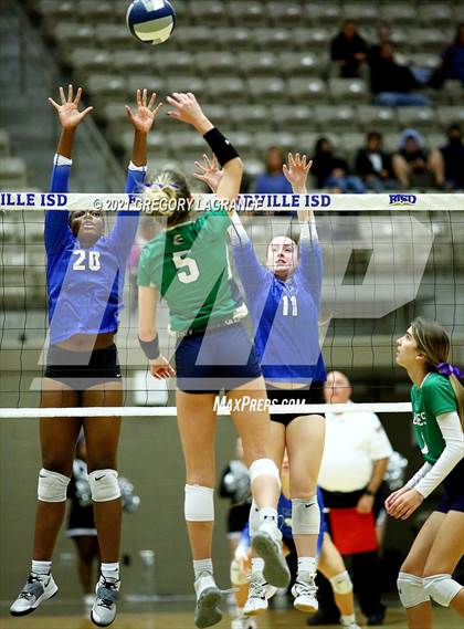 Thumbnail 2 in Hebron vs V.R. Eaton (UIL 6A Regional Semi-Final) photogallery.