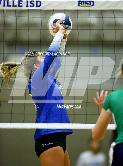 Thumbnail 2 in Hebron vs V.R. Eaton (UIL 6A Regional Semi-Final) photogallery.