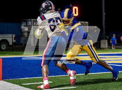 Thumbnail 2 in Teurlings Catholic @ East Ascension photogallery.