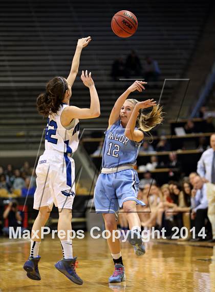 Thumbnail 2 in Valor Christian vs. Broomfield (CHSAA 4A Semifinal) photogallery.