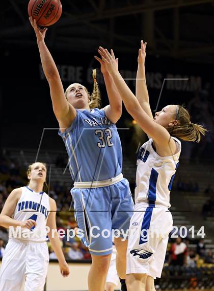 Thumbnail 2 in Valor Christian vs. Broomfield (CHSAA 4A Semifinal) photogallery.