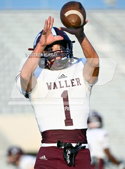 Thumbnail 3 in Waller vs Klein Collins photogallery.