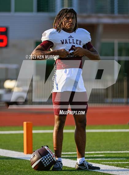 Thumbnail 3 in Waller vs Klein Collins photogallery.