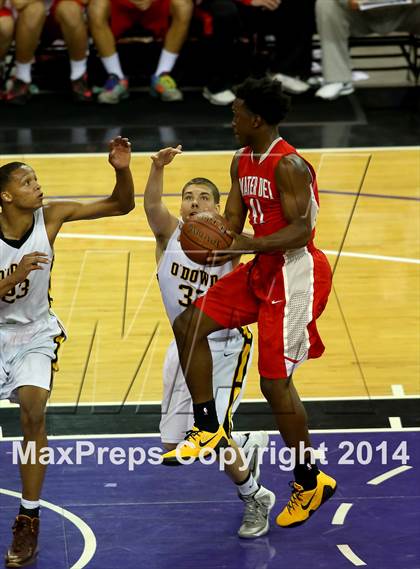 Thumbnail 1 in Bishop O'Dowd vs Mater Dei (CIF State Open Division Final) photogallery.