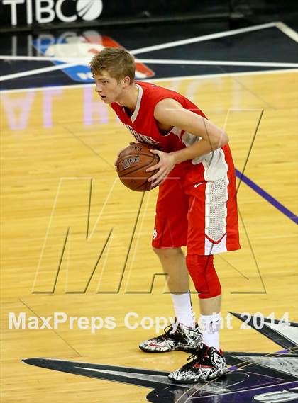 Thumbnail 3 in Bishop O'Dowd vs Mater Dei (CIF State Open Division Final) photogallery.