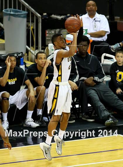 Thumbnail 3 in Bishop O'Dowd vs Mater Dei (CIF State Open Division Final) photogallery.