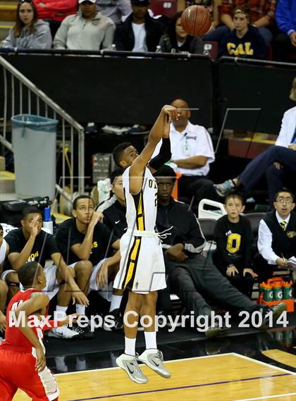 Thumbnail 1 in Bishop O'Dowd vs Mater Dei (CIF State Open Division Final) photogallery.