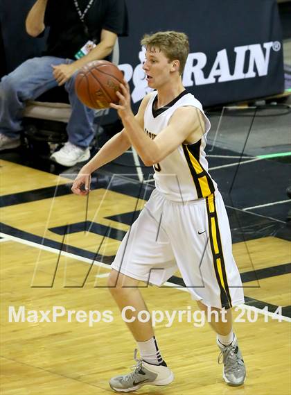 Thumbnail 2 in Bishop O'Dowd vs Mater Dei (CIF State Open Division Final) photogallery.