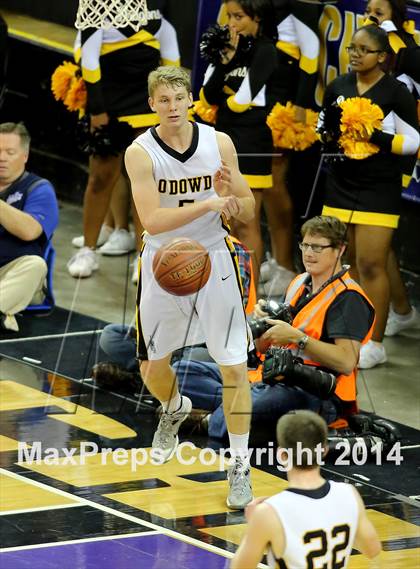 Thumbnail 3 in Bishop O'Dowd vs Mater Dei (CIF State Open Division Final) photogallery.