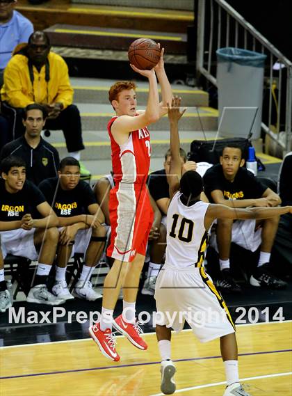 Thumbnail 1 in Bishop O'Dowd vs Mater Dei (CIF State Open Division Final) photogallery.