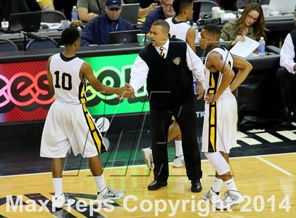 Thumbnail 3 in Bishop O'Dowd vs Mater Dei (CIF State Open Division Final) photogallery.