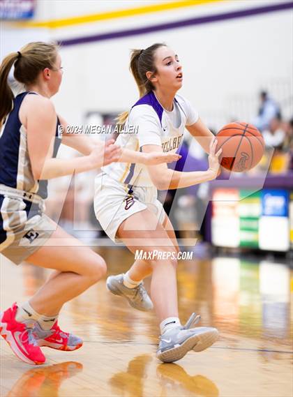 Thumbnail 3 in Edgewood @ Bellbrook photogallery.