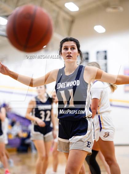 Thumbnail 2 in Edgewood @ Bellbrook photogallery.