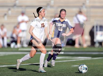 Thumbnail 2 in Stony Point vs. Dripping Springs (UIL 6A Bi-District Playoff) photogallery.