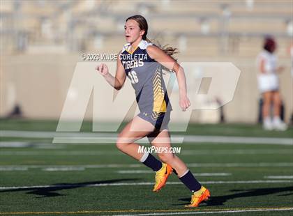 Thumbnail 2 in Stony Point vs. Dripping Springs (UIL 6A Bi-District Playoff) photogallery.