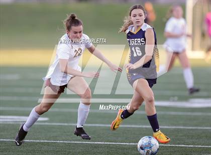 Thumbnail 2 in Stony Point vs. Dripping Springs (UIL 6A Bi-District Playoff) photogallery.