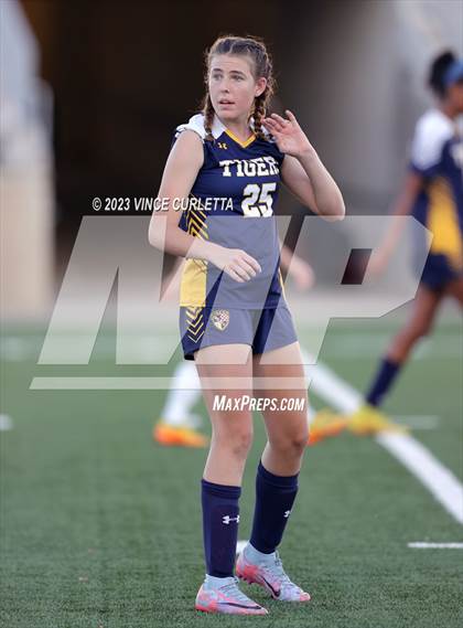 Thumbnail 2 in Stony Point vs. Dripping Springs (UIL 6A Bi-District Playoff) photogallery.