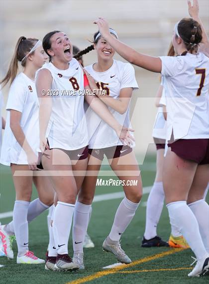 Thumbnail 2 in Stony Point vs. Dripping Springs (UIL 6A Bi-District Playoff) photogallery.