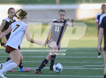 Thumbnail 2 in Stony Point vs. Dripping Springs (UIL 6A Bi-District Playoff) photogallery.