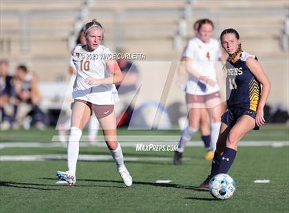 Thumbnail 2 in Stony Point vs. Dripping Springs (UIL 6A Bi-District Playoff) photogallery.