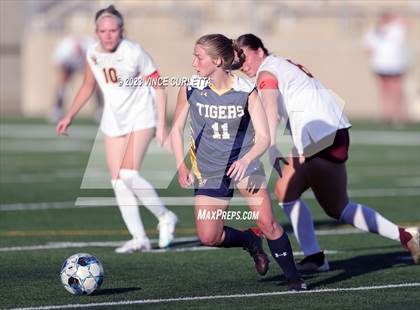 Thumbnail 2 in Stony Point vs. Dripping Springs (UIL 6A Bi-District Playoff) photogallery.