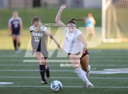 Thumbnail 2 in Stony Point vs. Dripping Springs (UIL 6A Bi-District Playoff) photogallery.