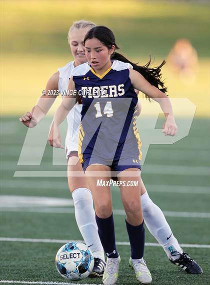 Thumbnail 2 in Stony Point vs. Dripping Springs (UIL 6A Bi-District Playoff) photogallery.