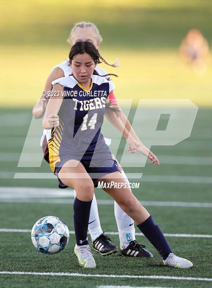 Thumbnail 2 in Stony Point vs. Dripping Springs (UIL 6A Bi-District Playoff) photogallery.