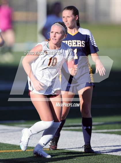 Thumbnail 2 in Stony Point vs. Dripping Springs (UIL 6A Bi-District Playoff) photogallery.