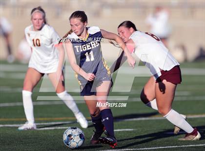 Thumbnail 2 in Stony Point vs. Dripping Springs (UIL 6A Bi-District Playoff) photogallery.