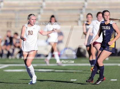 Thumbnail 3 in Stony Point vs. Dripping Springs (UIL 6A Bi-District Playoff) photogallery.