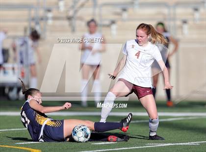 Thumbnail 2 in Stony Point vs. Dripping Springs (UIL 6A Bi-District Playoff) photogallery.