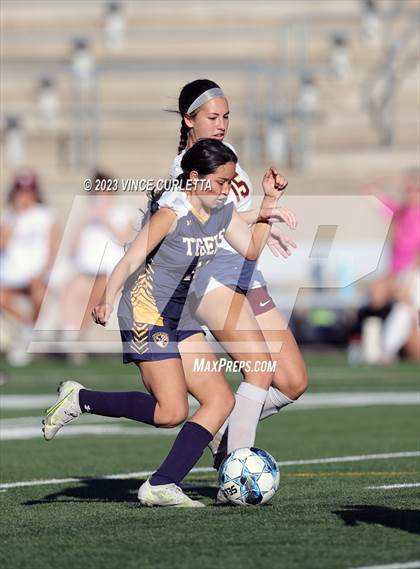 Thumbnail 3 in Stony Point vs. Dripping Springs (UIL 6A Bi-District Playoff) photogallery.