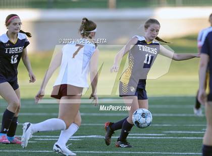 Thumbnail 3 in Stony Point vs. Dripping Springs (UIL 6A Bi-District Playoff) photogallery.