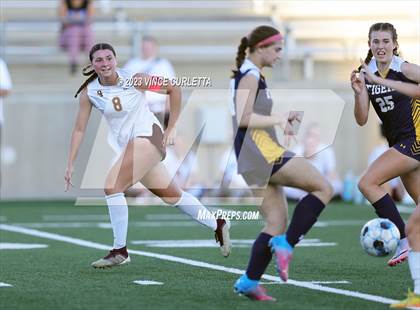 Thumbnail 3 in Stony Point vs. Dripping Springs (UIL 6A Bi-District Playoff) photogallery.