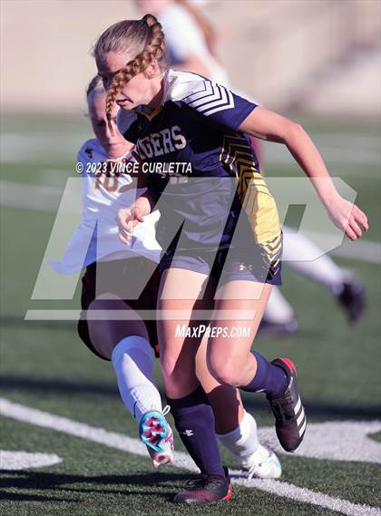 Thumbnail 3 in Stony Point vs. Dripping Springs (UIL 6A Bi-District Playoff) photogallery.