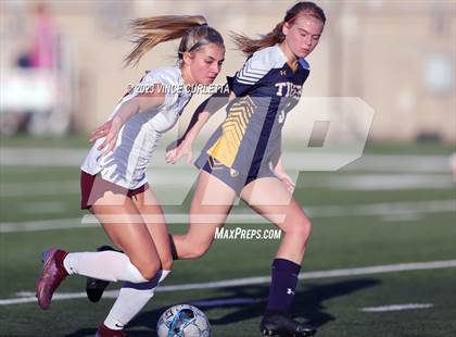 Thumbnail 2 in Stony Point vs. Dripping Springs (UIL 6A Bi-District Playoff) photogallery.