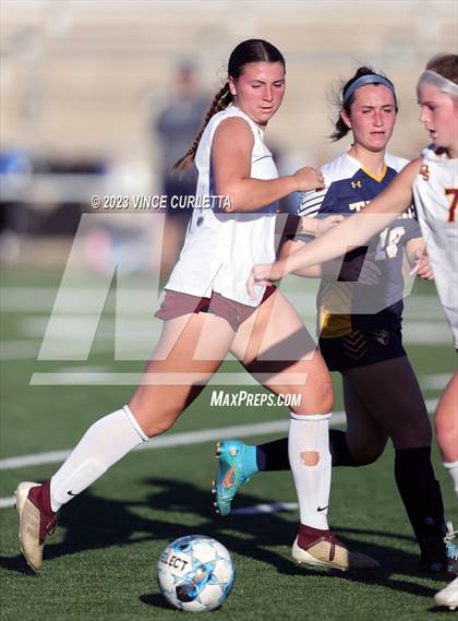 Thumbnail 2 in Stony Point vs. Dripping Springs (UIL 6A Bi-District Playoff) photogallery.