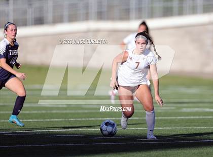 Thumbnail 3 in Stony Point vs. Dripping Springs (UIL 6A Bi-District Playoff) photogallery.