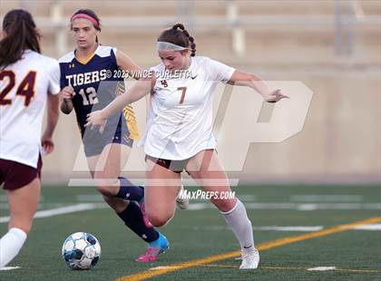 Thumbnail 1 in Stony Point vs. Dripping Springs (UIL 6A Bi-District Playoff) photogallery.