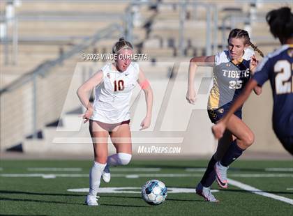 Thumbnail 2 in Stony Point vs. Dripping Springs (UIL 6A Bi-District Playoff) photogallery.