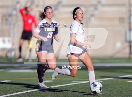 Thumbnail 2 in Stony Point vs. Dripping Springs (UIL 6A Bi-District Playoff) photogallery.