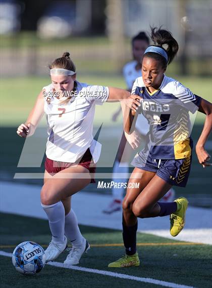 Thumbnail 3 in Stony Point vs. Dripping Springs (UIL 6A Bi-District Playoff) photogallery.