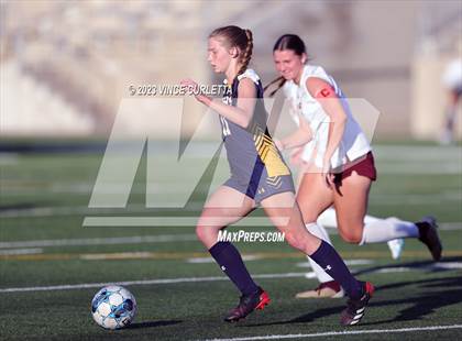 Thumbnail 3 in Stony Point vs. Dripping Springs (UIL 6A Bi-District Playoff) photogallery.