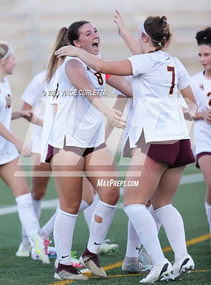 Thumbnail 1 in Stony Point vs. Dripping Springs (UIL 6A Bi-District Playoff) photogallery.