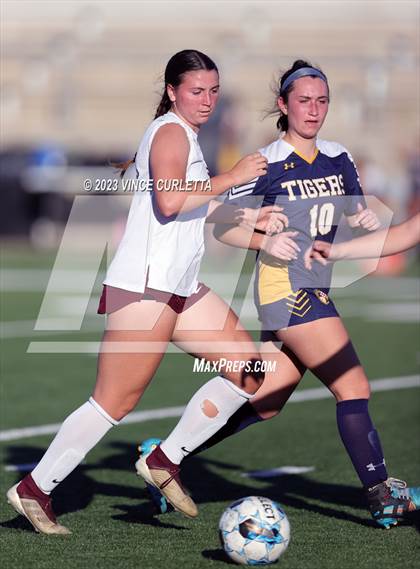 Thumbnail 1 in Stony Point vs. Dripping Springs (UIL 6A Bi-District Playoff) photogallery.